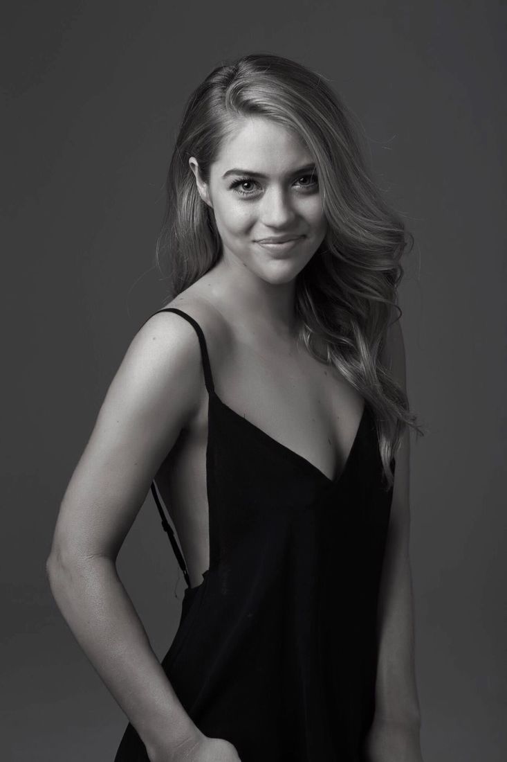 HeadshotKellyA.jpg - small